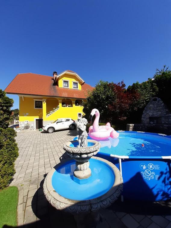 Apartma Ajda Komenda Exteriör bild