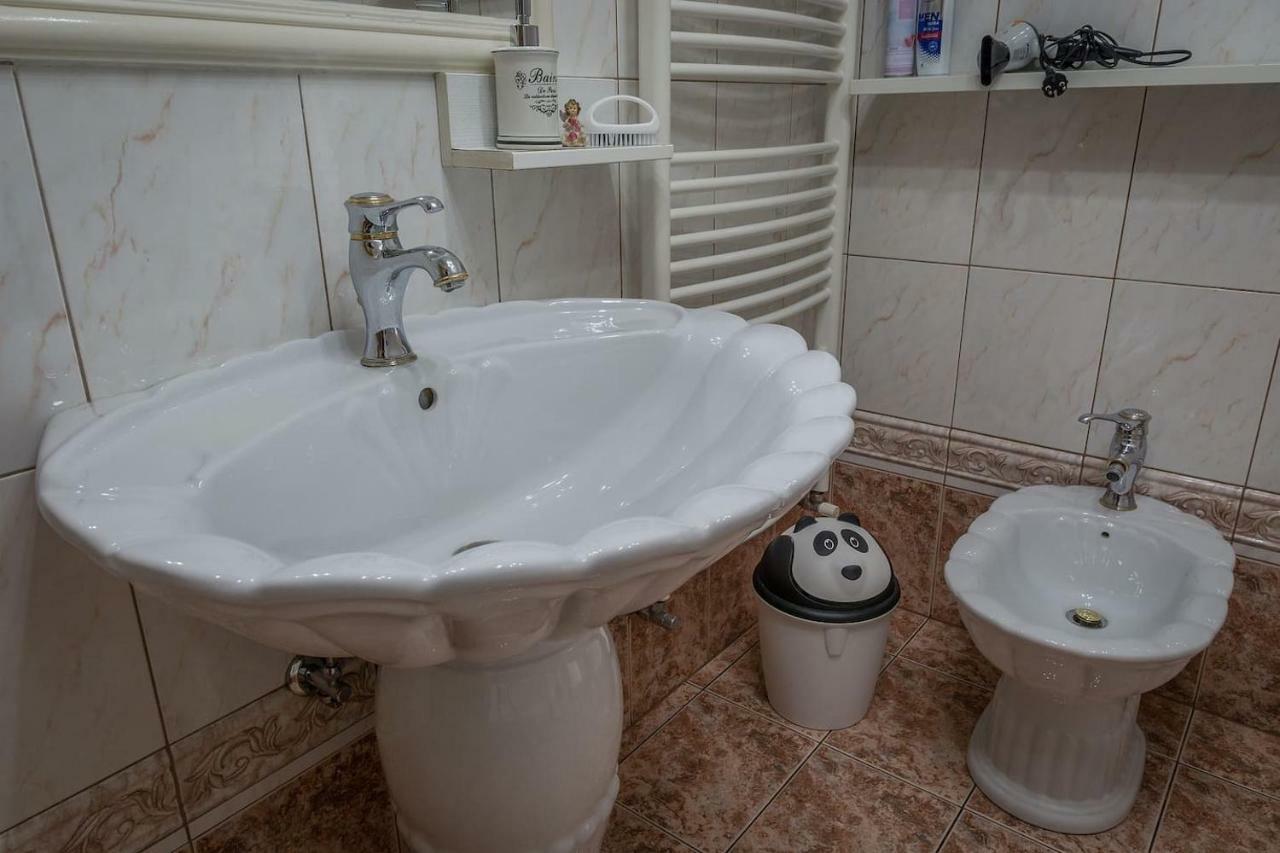 Apartma Ajda Komenda Exteriör bild