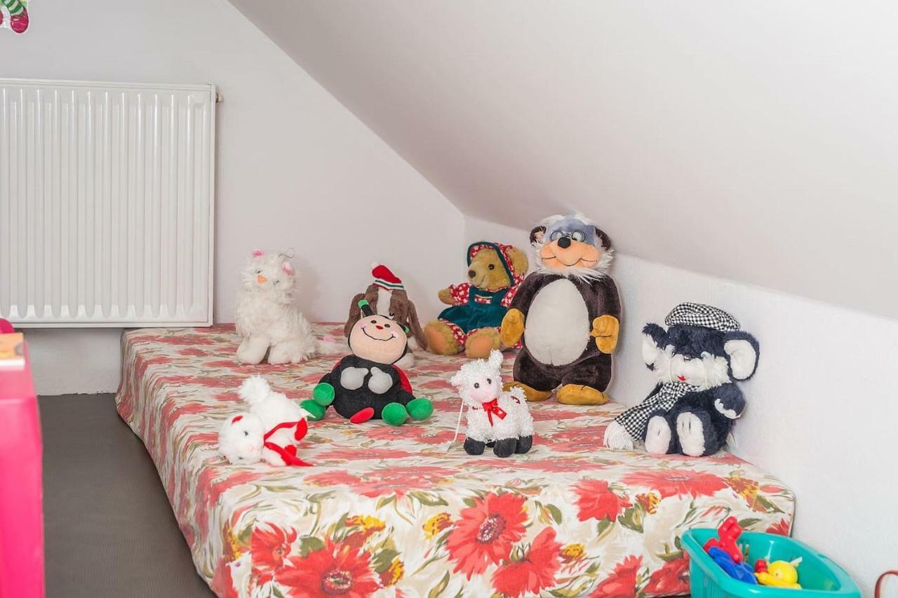 Apartma Ajda Komenda Exteriör bild