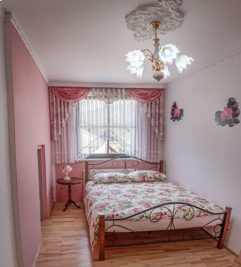 Apartma Ajda Komenda Exteriör bild
